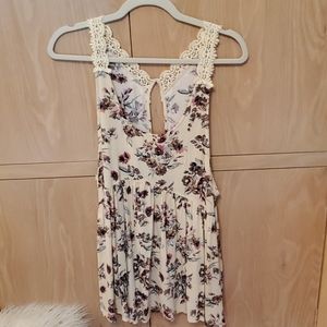 Addie floral dress with lace  Size L
